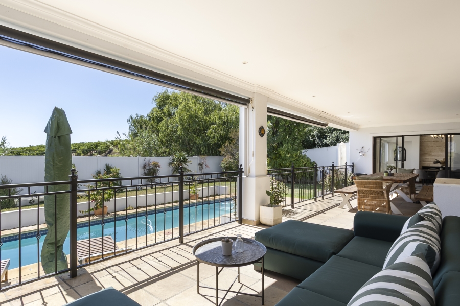 To Let 4 Bedroom Property for Rent in Heldervue Western Cape
